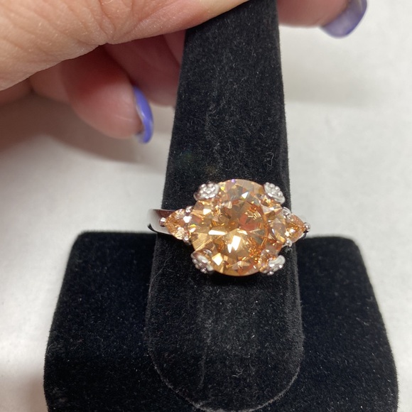 Beautiful sterling ring with light orange color glass stones - Picture 2 of 9